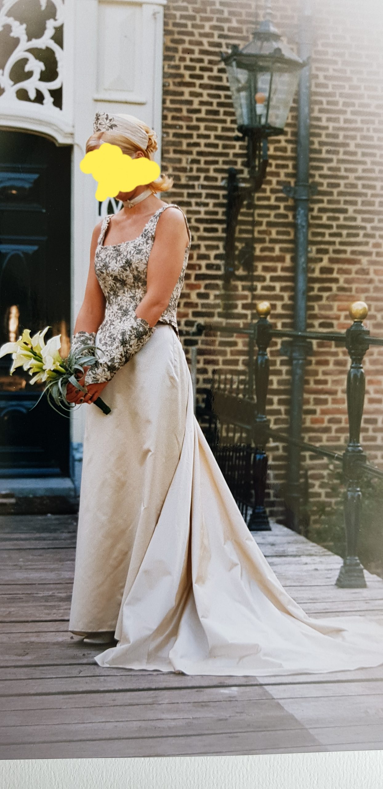 Modern wedding dress Vindress Colormix Regular Long V-neck New (Un-Altered) Satin Size 40