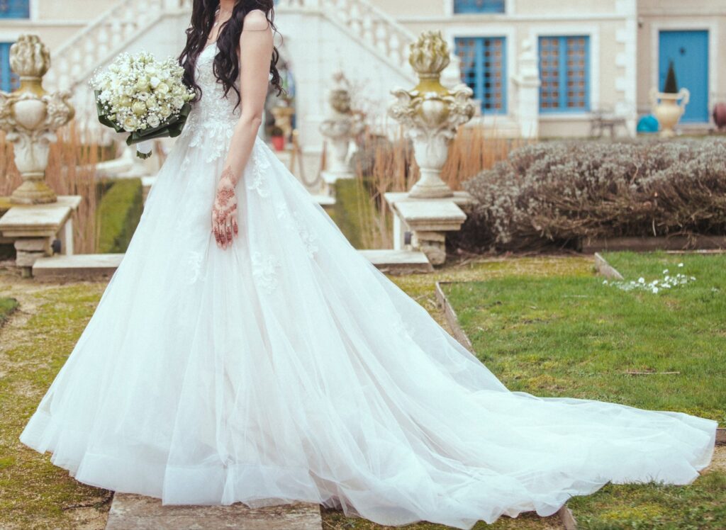 Precious wedding dress Vindress Colormix Regular Long V-neck New (Un-Altered) Natural Size 36