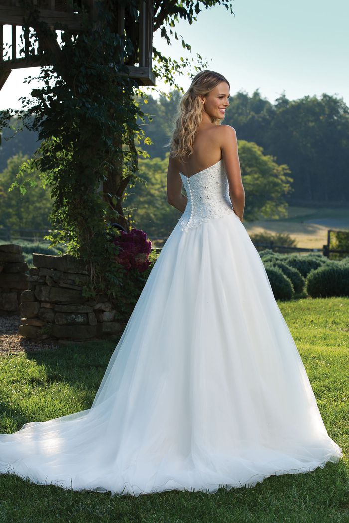 Beautiful wedding dress Vindress White Regular Long Strapless New (Un-Altered) Tulle Unknown size