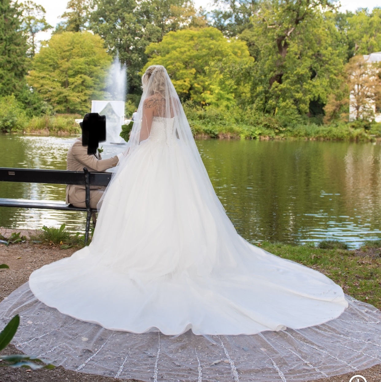 Luxurious wedding dress Vindress White Princess Long Strapless New (Un-Altered) Satin Size 36