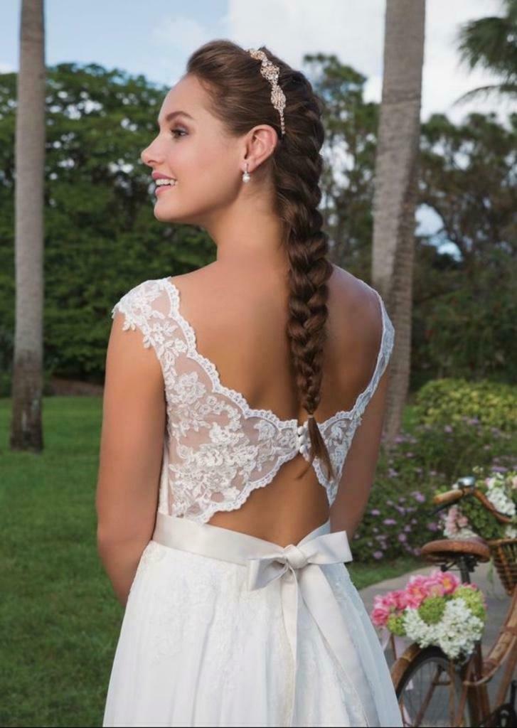 Adorable wedding dress Sweetheart White Regular Short Off shoulder New (Un-Altered) Natural Size 34