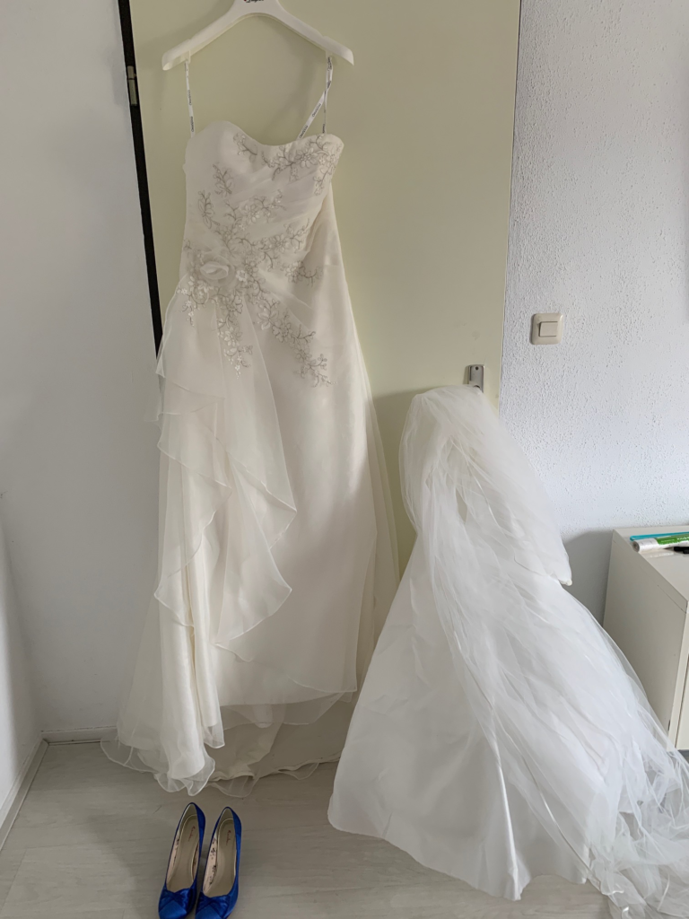 Beautiful wedding dress Vindress White Regular Long Strapless New (Un-Altered) Satin Size 38