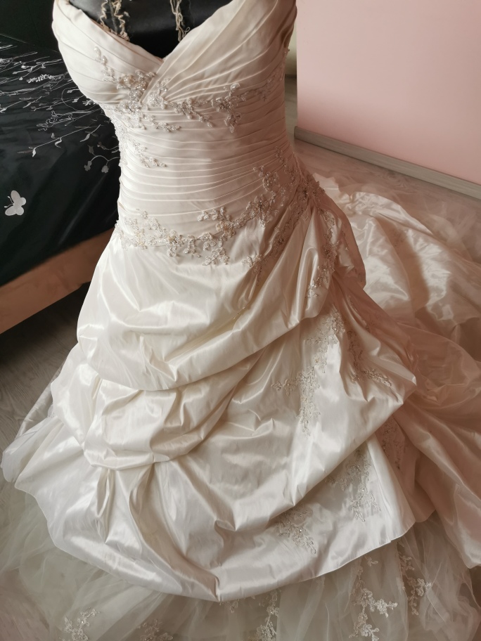 Modern wedding dress Vindress Colormix Regular Long Strapless New (Un-Altered) Satin Size 36