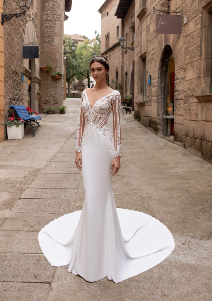 Amazing wedding dress Pronovias White Regular Long V-neck New (Un-Altered) Natural Size 38