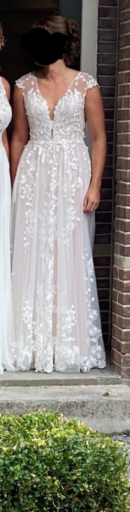 Beautiful wedding dress Madi Lane Colormix Regular Short V-neck New (Un-Altered) Natural Size 38