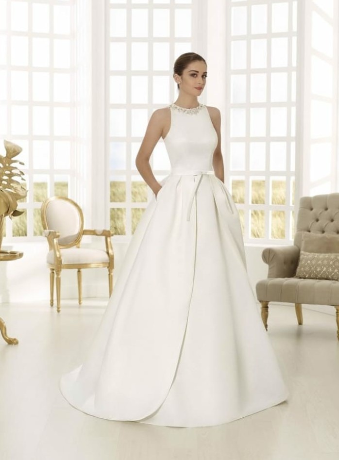 Modern wedding dress Vindress Ivory Regular Long V-neck New (Un-Altered) Natural Unknown size